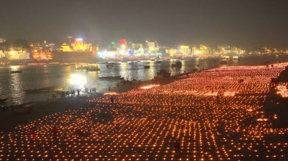 1 lakh diyas, 70 envoys at Dev Deepavali event in Varanasi | Lucknow News -  The Indian Express
